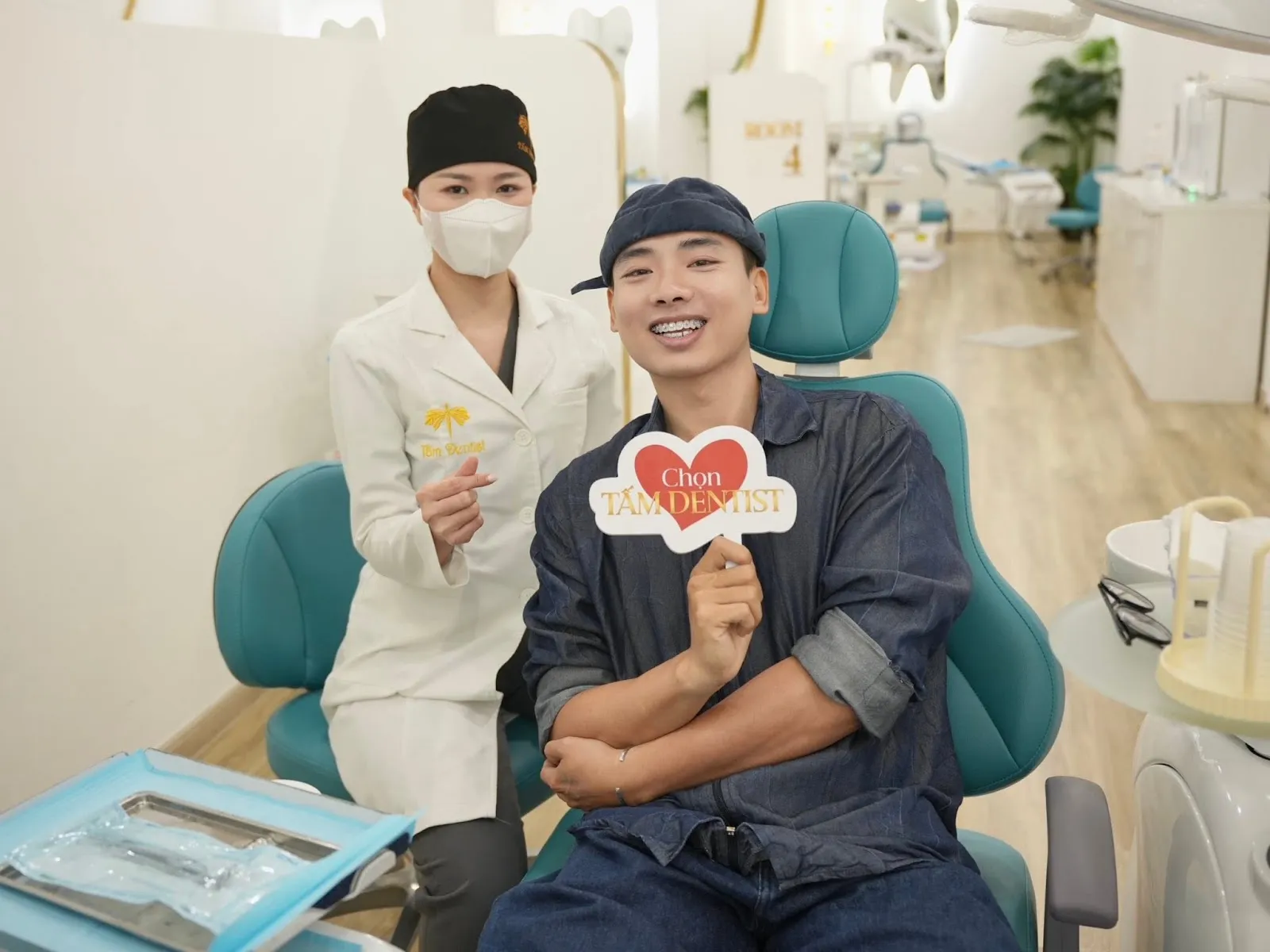 Khách hàng tin tưởng đồng hành cùng đội ngũ bác sĩ Tấm Dentist