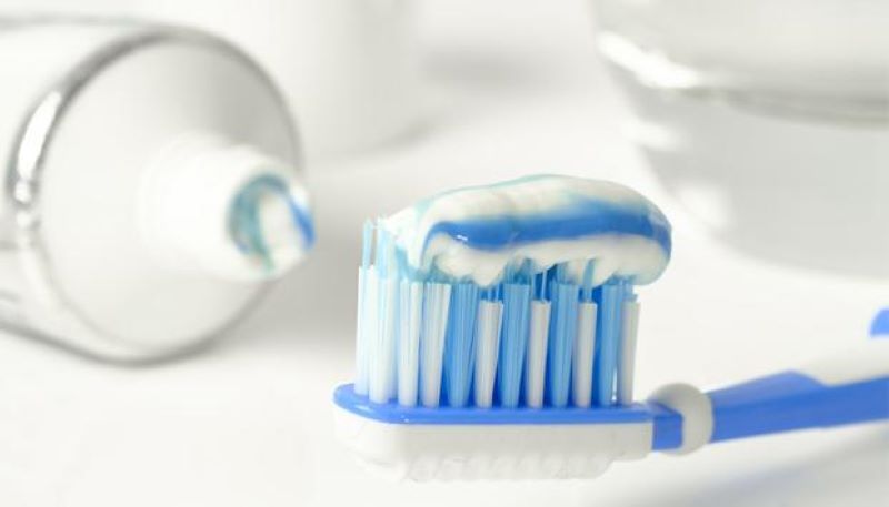 Lựa chọn sử dụng loại kem đánh răng dùng cho răng nhạy cảm