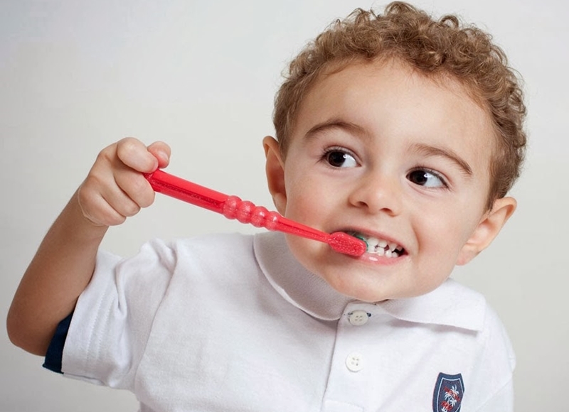 Làm gì để tạo thói quen đánh răng hàng ngày cho trẻ?